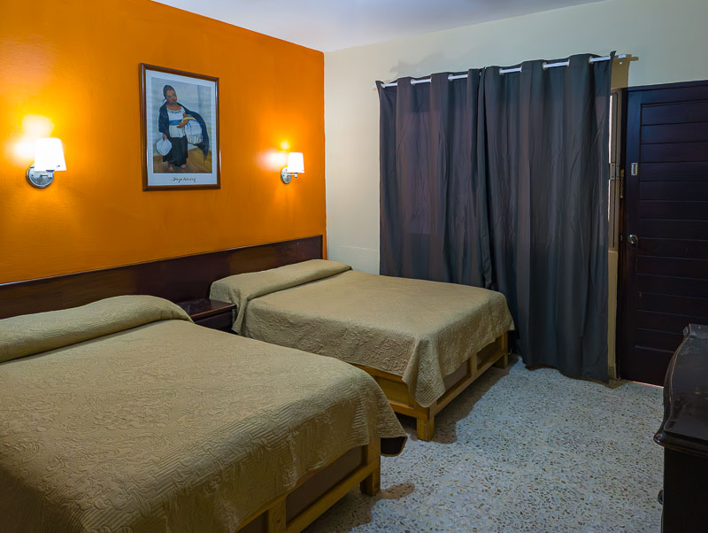 habitación doble en hotel económico Acapulco cerca de la playa